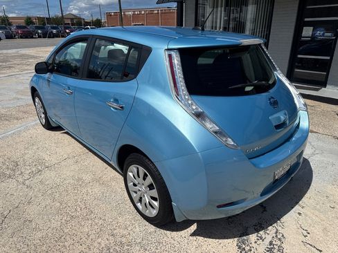 Used 2015 Nissan Leaf S w/ Charge Package FWD image 3