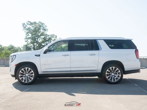 Used 2021 GMC Yukon XL Denali w/ Denali Premium Package AWD/4WD image 4