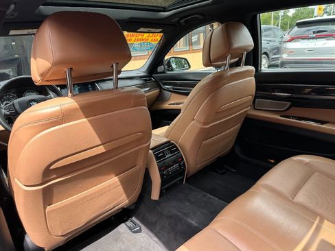 Used 2013 BMW 750Li xDrive image 12