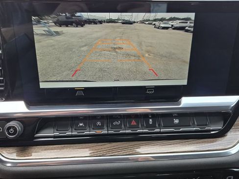 Used 2024 Chevrolet Silverado 1500 LT AWD/4WD image 17