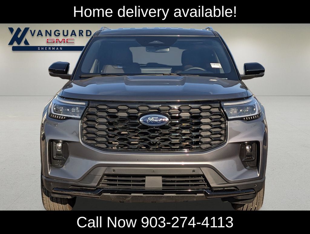 Used 2026 Ford Explorer Platinum RWD image 2