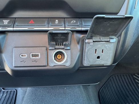 Used 2021 Chevrolet Silverado 3500 LT image 40