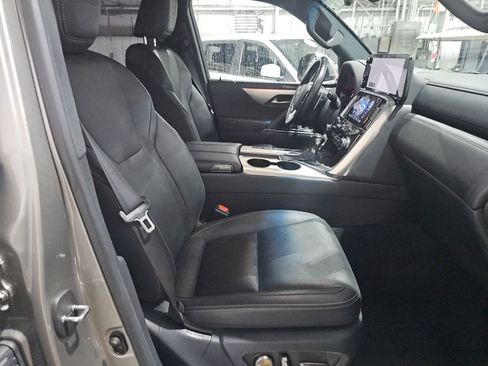 Used 2023 Lexus LX 600 F Sport w/ Accessory Package (Z1) AWD/4WD image 7