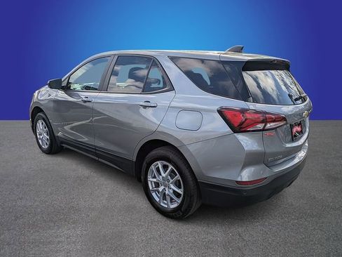 Used 2024 Chevrolet Equinox LS w/ LS Convenience Package image 3