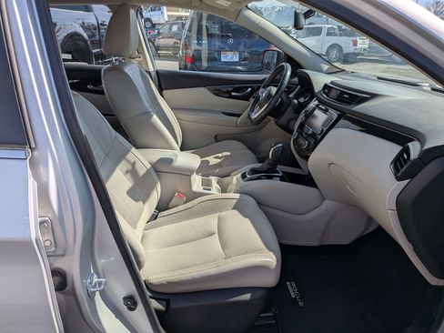 Used 2017 Nissan Rogue Sport SL image 33