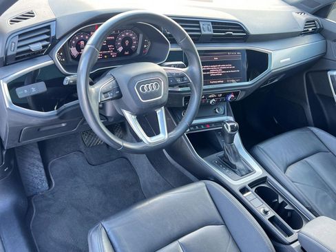 Used 2023 Audi Q3 2.0T Premium w/ Convenience Package image 4