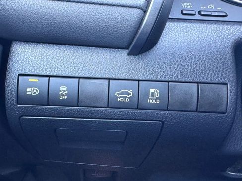 Used 2019 Toyota Camry LE w/ Carpet Mat Package FWD image 31