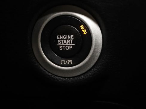 Used 2021 Chrysler Pacifica Touring-L w/ S Appearance Package FWD image 33