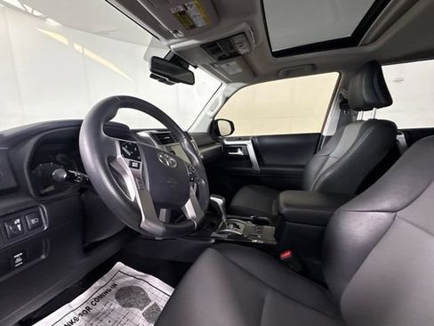 Used 2020 Toyota 4Runner SR5 Premium w/ Moonroof Package RWD image 18