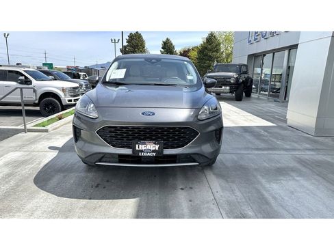 Used 2021 Ford Escape SE image 2