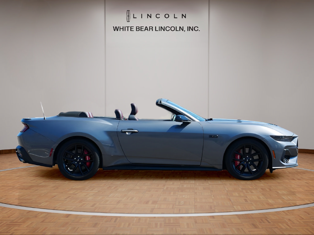 Used 2025 Ford Mustang GT Premium RWD image 4