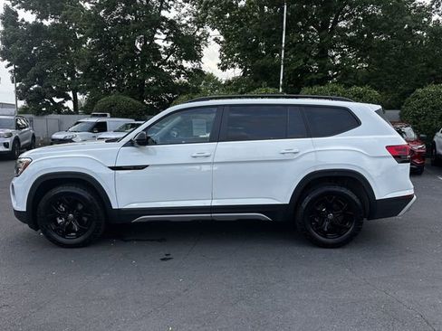 Used 2024 Volkswagen Atlas Peak Edition SE AWD/4WD image 8