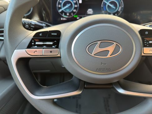 Used 2024 Hyundai Elantra Blue FWD image 19