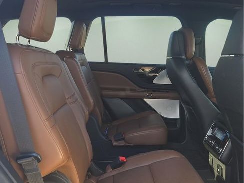 Used 2022 Lincoln Aviator Reserve w/ Equipment Group 201A image 15