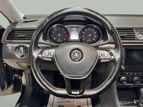Used 2017 Volkswagen Passat 1.8T R-Line FWD image 19