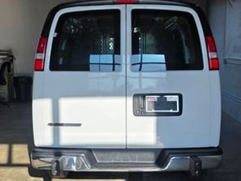 Used 2021 Chevrolet Express 2500 w/ Driver Convenience Package image 4