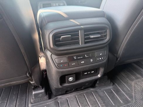 Used 2024 Honda Pilot Elite image 8