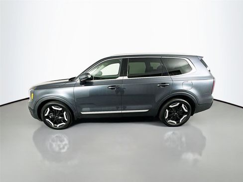 Used 2023 Kia Telluride EX image 4