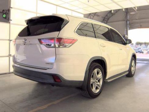 Used 2016 Toyota Highlander Limited FWD image 4
