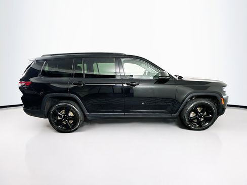 Used 2023 Jeep Grand Cherokee L Limited w/ Black Appearance Package image 10