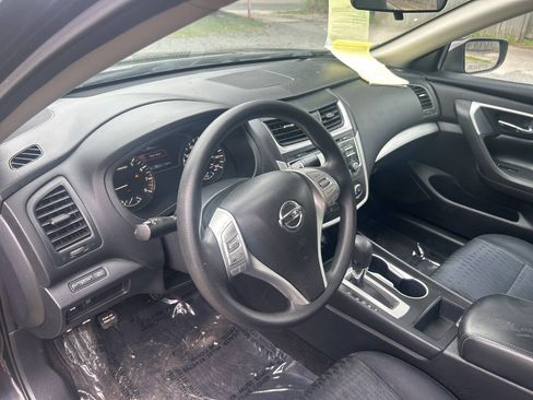 Used 2018 Nissan Altima 2.5 S FWD image 13