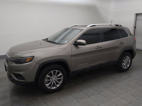 Used 2021 Jeep Cherokee Latitude Lux w/ Sun & Sound Group AWD/4WD image 2