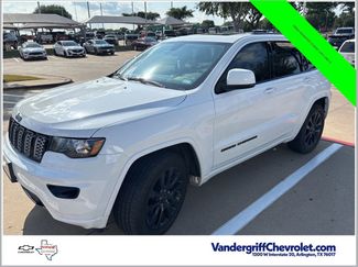 Used 2019 Jeep Grand Cherokee Altitude RWD video 1