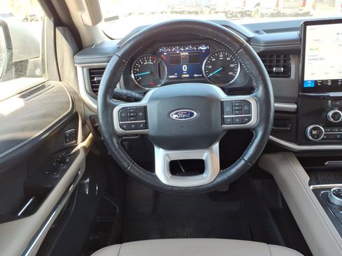Used 2024 Ford Expedition Max XLT image 19