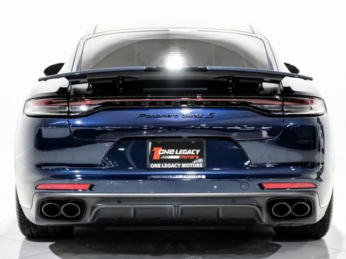 Used 2022 Porsche Panamera Turbo S image 9