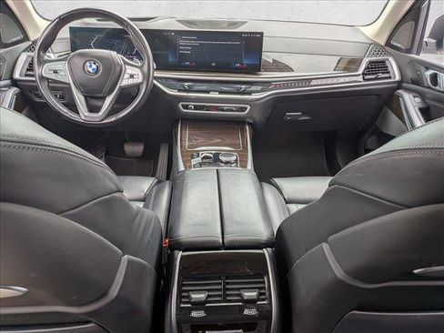 Used 2023 BMW X7 xDrive40i image 16
