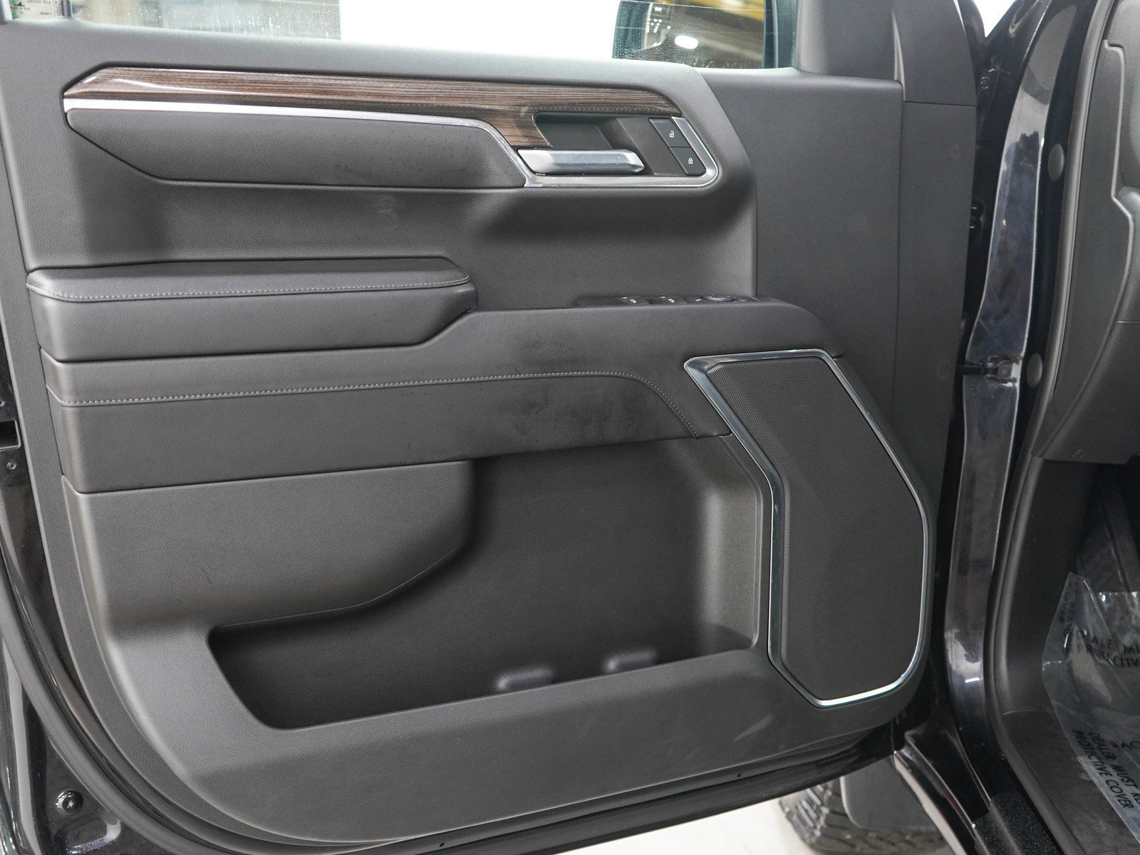 Used 2022 Chevrolet Silverado 1500 LT Trail Boss w/ Protection Package AWD/4WD image 17