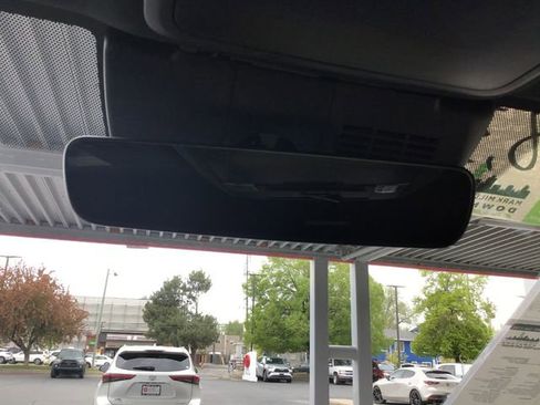 Used 2025 Toyota Tacoma TRD Off-Road image 26