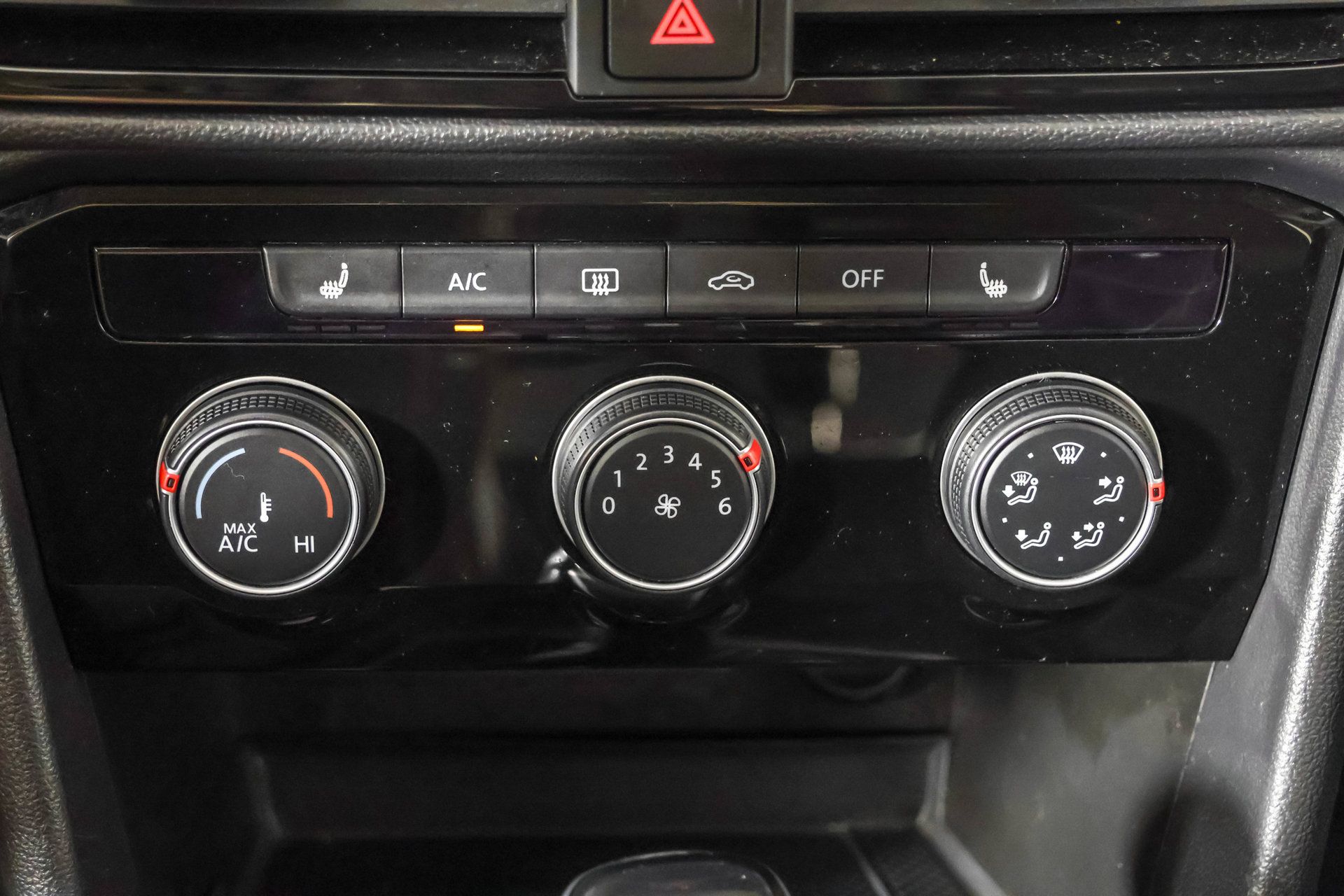 Used 2023 Volkswagen Taos SE FWD image 30