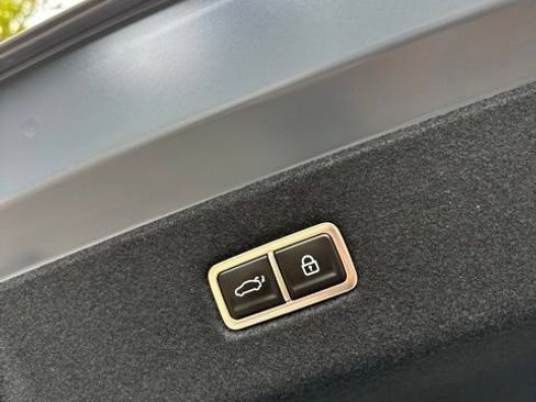 Certified 2025 Hyundai Ioniq 6 SE RWD image 22