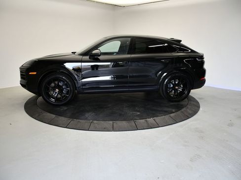 New 2026 Porsche Cayenne Coupe AWD/4WD image 2