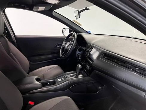 Used 2021 Honda HR-V Sport image 12