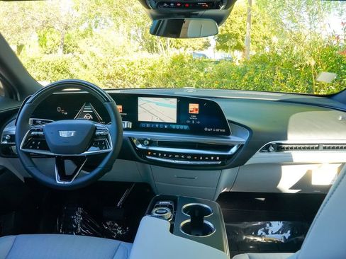 New 2026 Cadillac Lyriq Luxury image 12