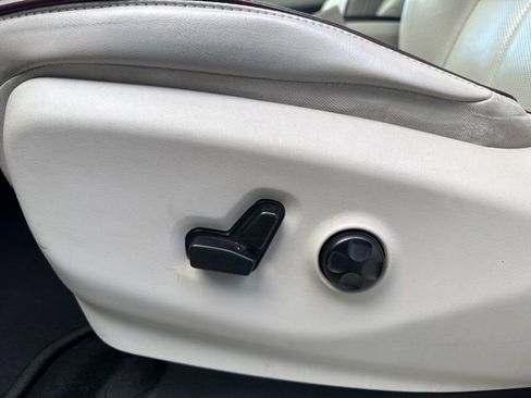 Used 2018 Chrysler Pacifica Limited image 28