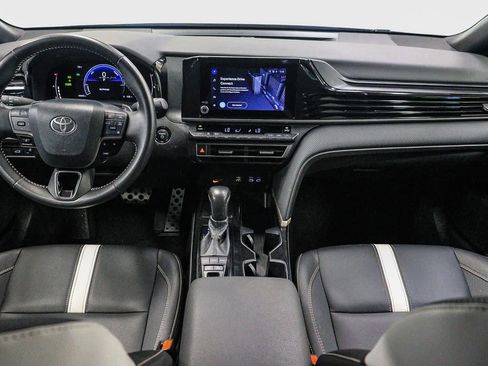 Used 2026 Toyota Camry SE FWD image 13