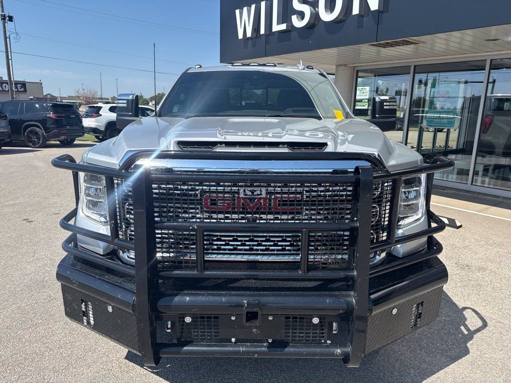 Used 2022 GMC Sierra 2500 Denali w/ Technology Package AWD/4WD image 2