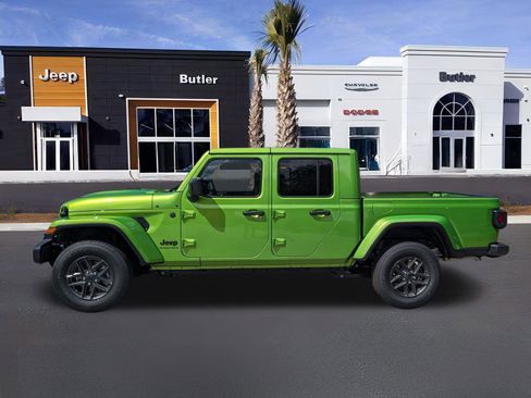 New 2025 Jeep Gladiator Sport image 3
