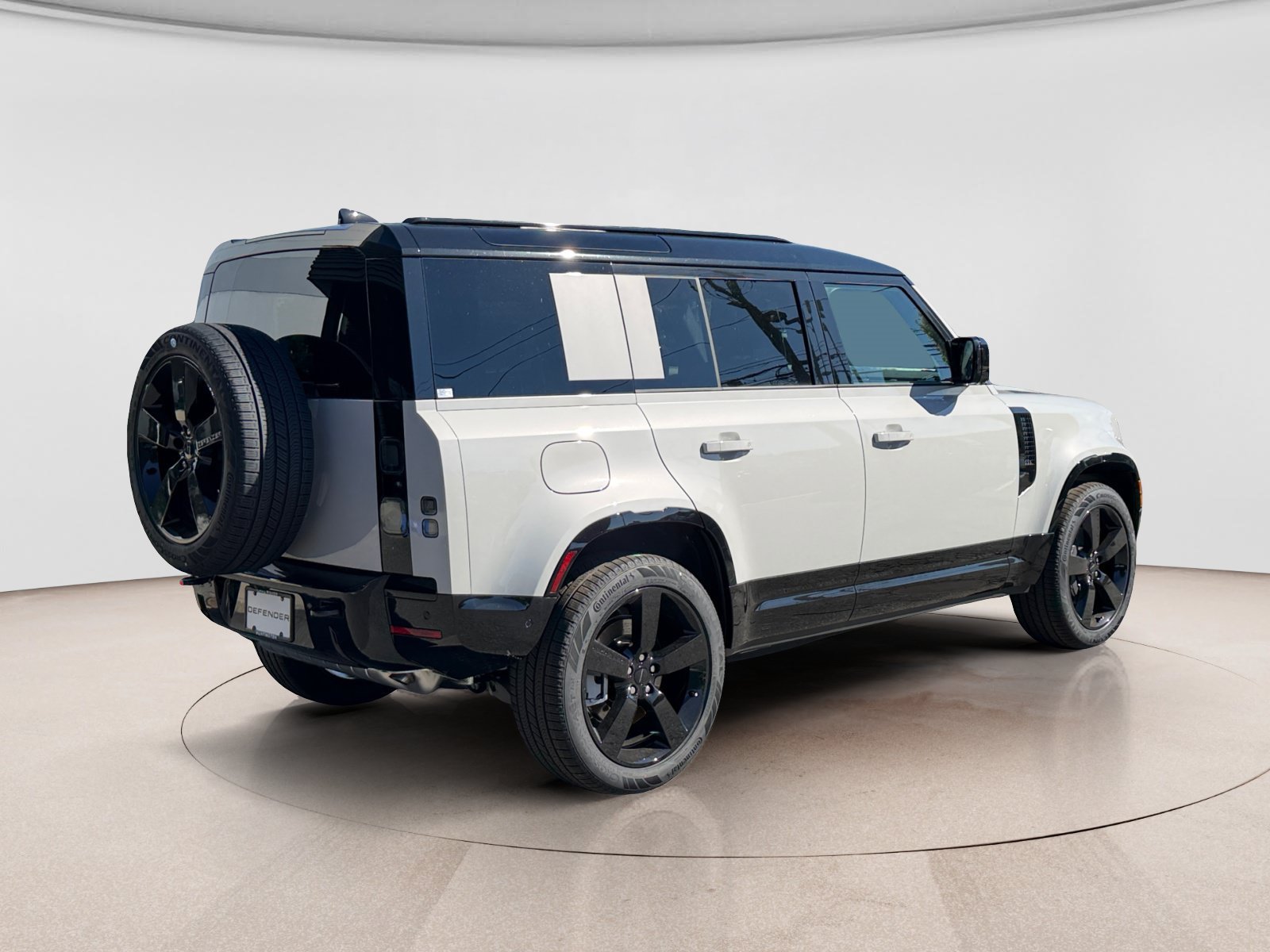 New 2026 Land Rover Defender 110 X-Dynamic SE AWD/4WD image 5