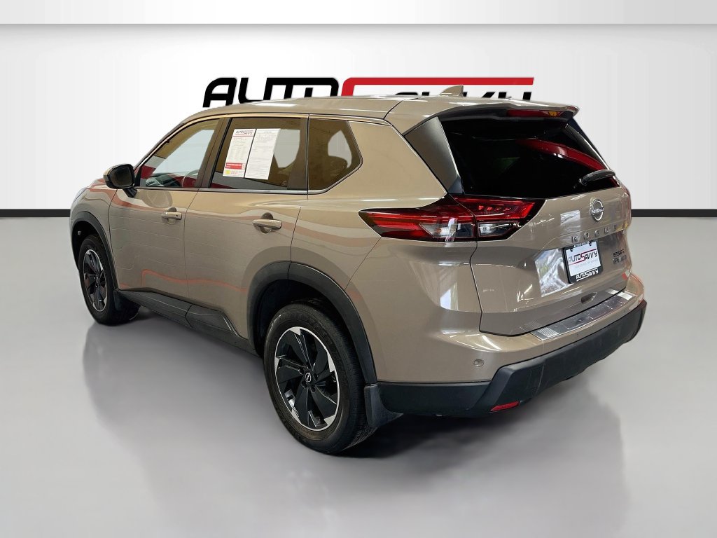 Used 2024 Nissan Rogue SV AWD/4WD image 5