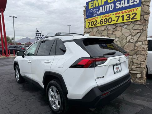 Used 2019 Toyota RAV4 XLE w/ Carpet Mat Package image 5