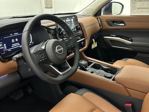 New 2025 Nissan Pathfinder Platinum w/ Cargo Package image 18