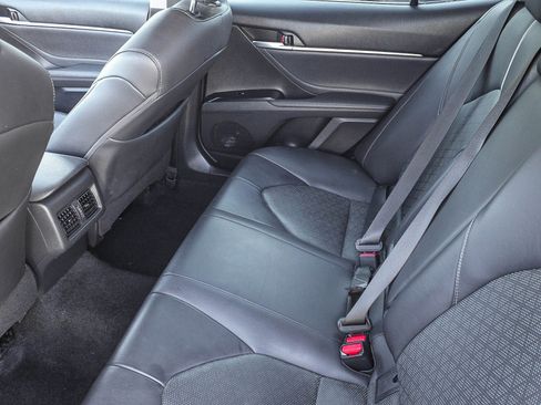 Used 2018 Toyota Camry XSE image 19