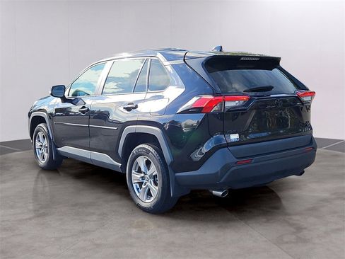 Used 2022 Toyota RAV4 XLE image 6
