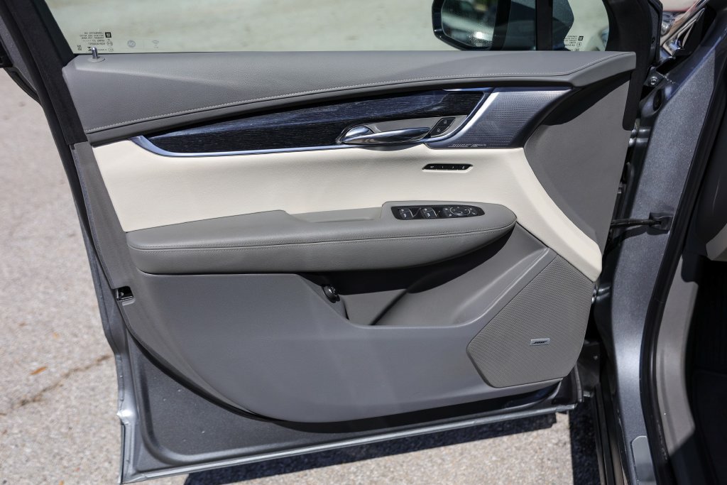 Used 2025 Cadillac XT6 Premium Luxury FWD image 25