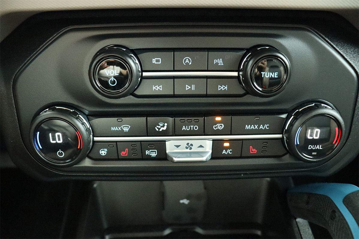 Used 2023 Ford Bronco Wildtrak AWD/4WD image 32