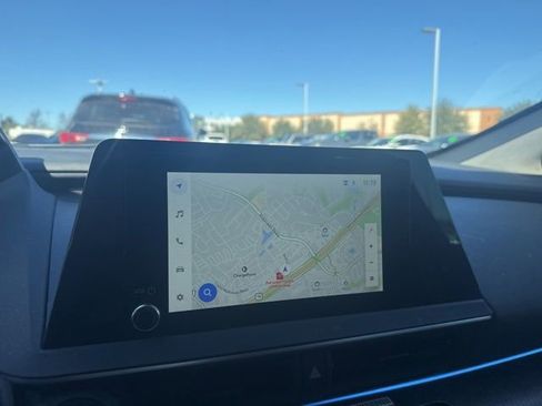 Used 2024 Toyota Prius XLE image 9